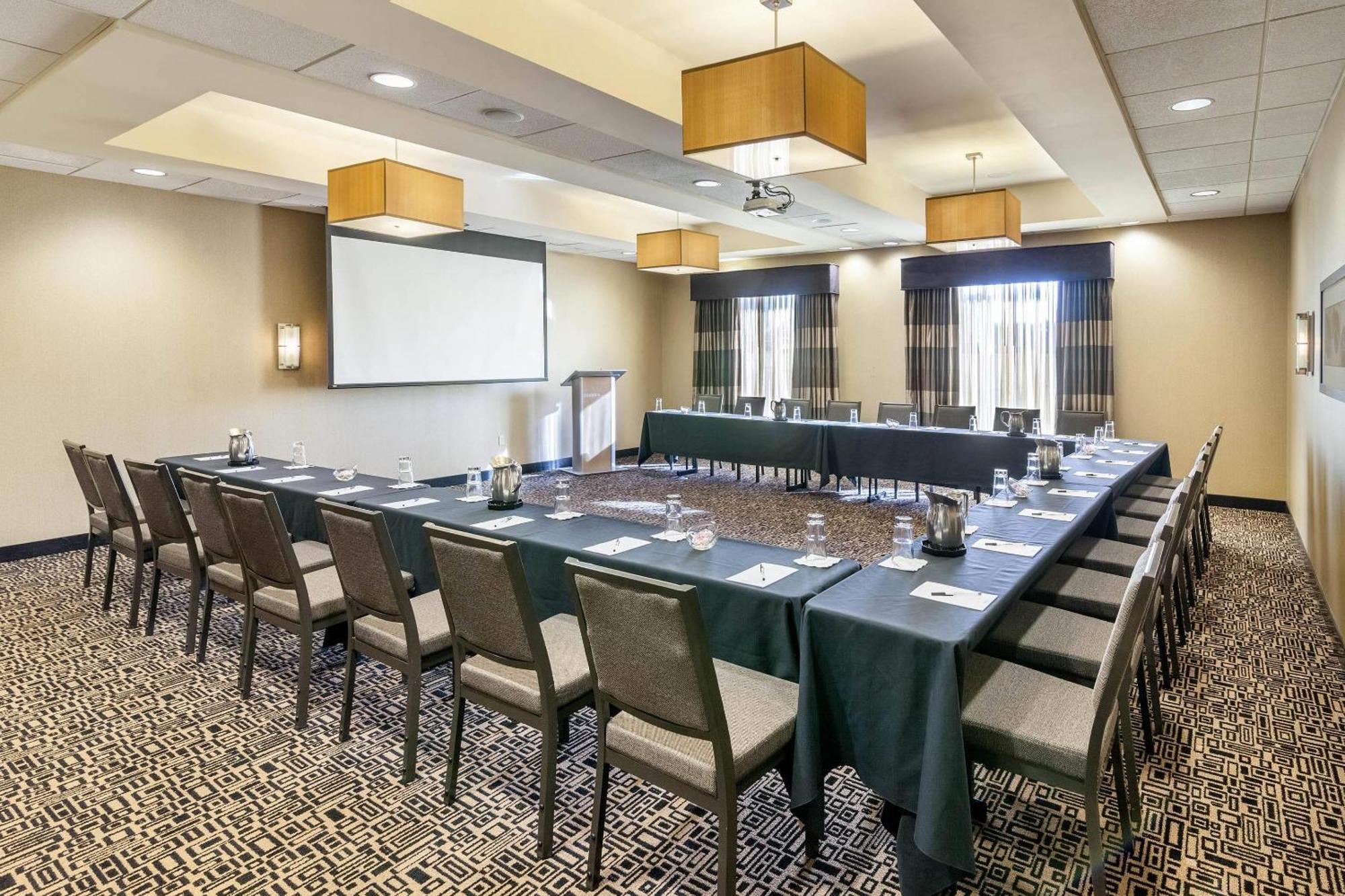 Cambria - Downtown 4*